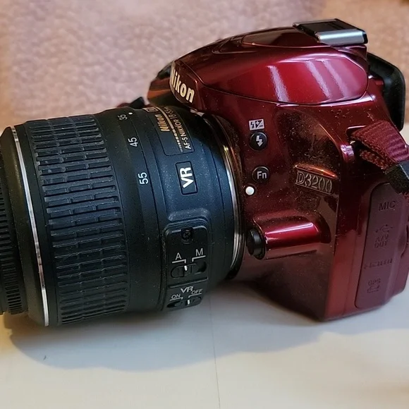 Nikon D3200 SLR Red - Picture 4 of 7